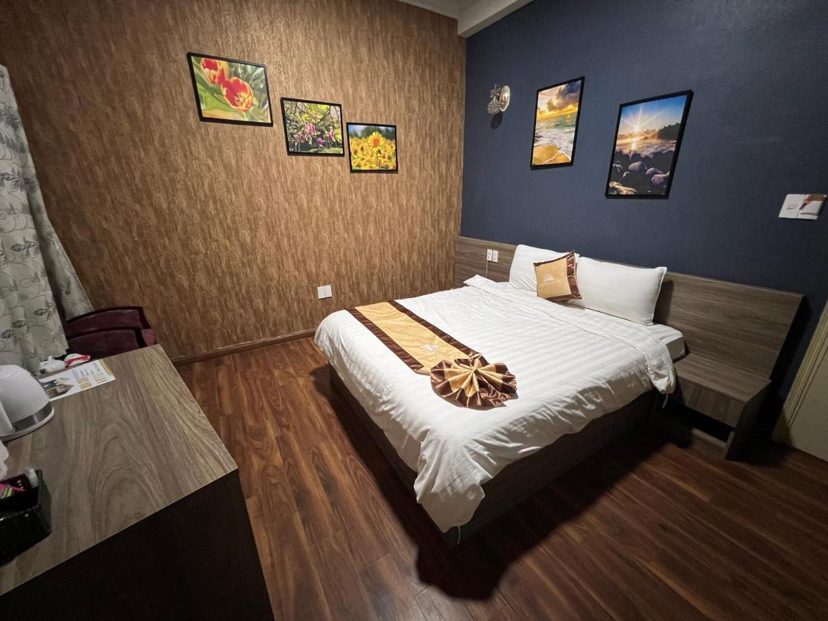 Khach San Hoa Sen Отель 2*