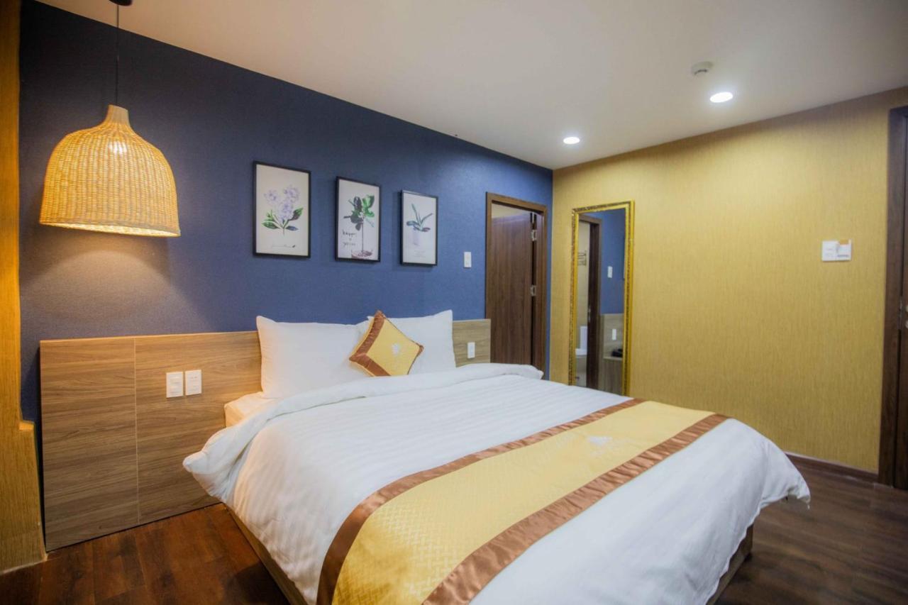 Khach San Hoa Sen Отель 2*